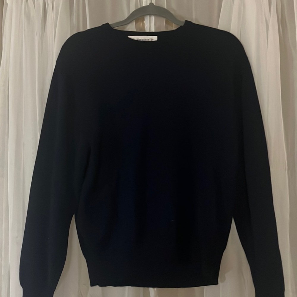 Johnstons of Elgin 100% Cashmere Navy Sweater Size 42”
